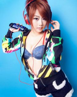 女人扒开屁股让男人桶